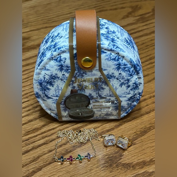 Jewelry Vault Jewelry - 💜Half Off💜Blue and White Jewelry Case With Necklace and Earrings. All NIP